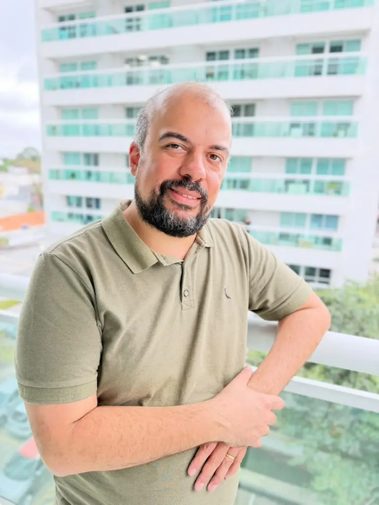 Denis Neves, psicólogo, na Clínica Psi em Santo Amaro
